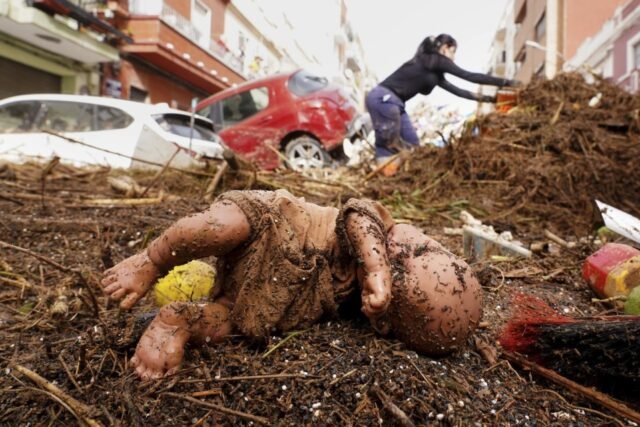 berapa-banyak-orang-yang-meninggal-dalam-banjir-kilat-yang-menghancurkan-di-spanyol